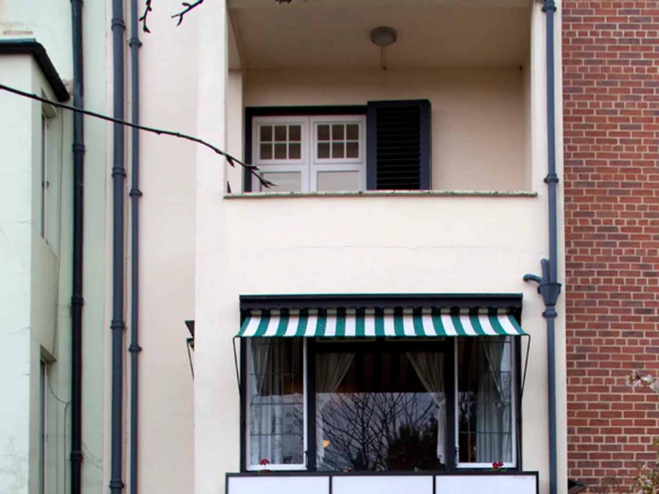 Unpopular TikTok home decor trends criticized by interior design specialists - do any of these...