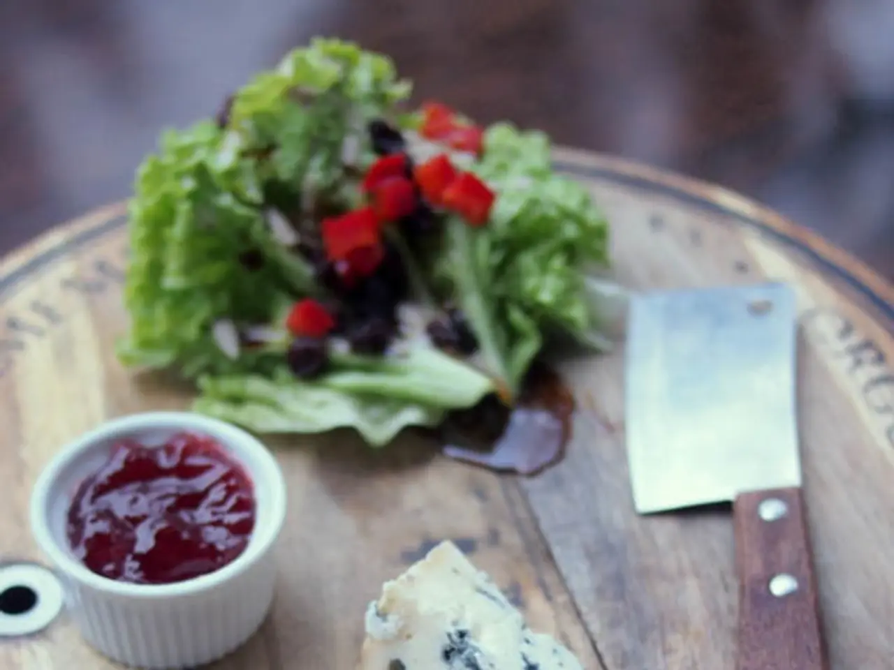 Chopping Board Dilemma: Plastic vs. Wood - Discovering the Optimal Choice and the Argument for...