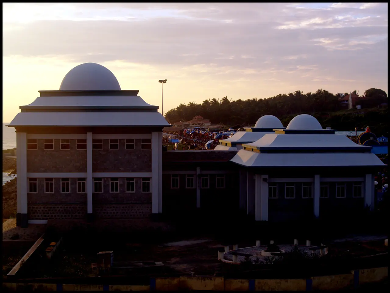 Exploring the Tuscan Retreat of Janet Parrella-van den Berg: A Peek into Her Whitewashed Sanctuary