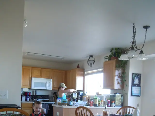 Experimenting, Playing, and Expertise at KreativLabor