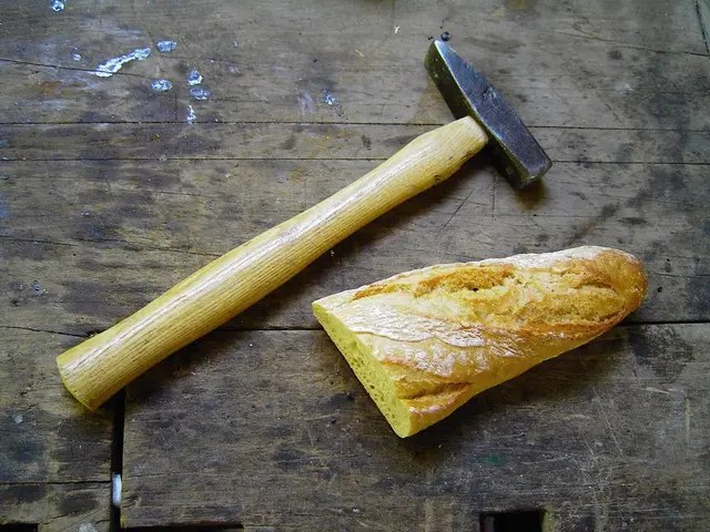 DIY Wood Slice Christmas Decoration Instructions