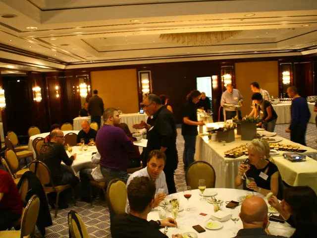 Monitoring Fast-Food Chains Spread Nationwide in America