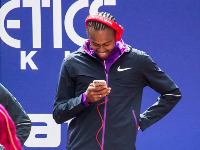 Revolutionizing mobile content production through the lightest MagSafe tripod ever crafted