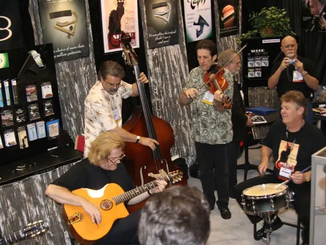 Workspace Order Revolutionized with Desk Organizer Concept Modeled after Race Tracks