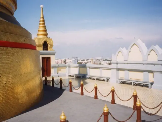 Crafting miniature Portugal: a miniaturized nation-building project