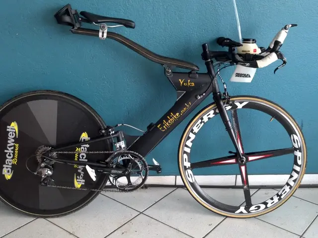 Here's the bicycle's transport method to the apartment.