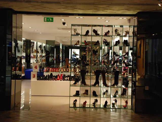 Koblenz Fashionable in Summer 2025: Latest Footwear Fads and Shopping Spots in Koblenz